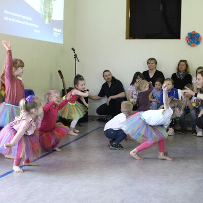 Bild vergr&ouml;&szlig;ern: 2026 PM 117 Zwergentanz