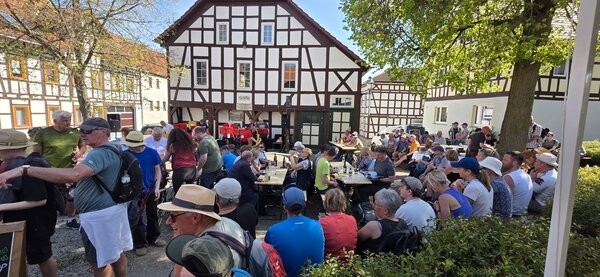 Gruppe bei der Goethe-Wanderung 2026. Foto: Doreen Kühnemund.