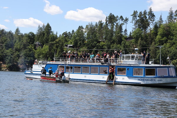 Einblicke in die Rettungsübung auf dem Hohenwarte-Stausee.