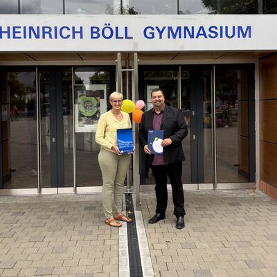 Kooperationsvereinbarung zwischen Kreisvolkshochschule und Böll-Gymnasium