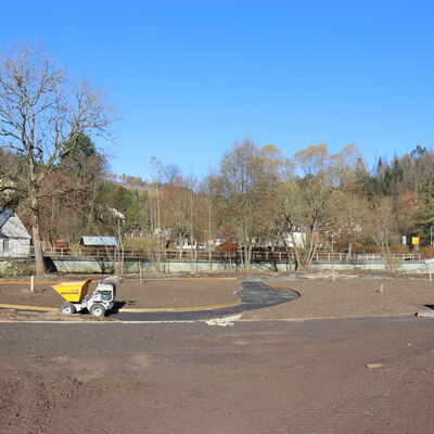 Bild vergr&ouml;&szlig;ern: Blick auf das Gelände