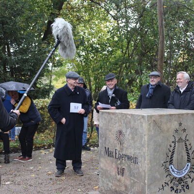 Bild vergr&ouml;&szlig;ern: Neueinweihung Eberwein-Denkmal