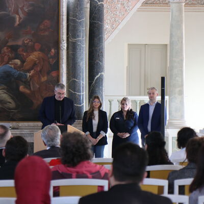 Bild vergr&ouml;&szlig;ern: Einbürgerung in der Schlosskapelle