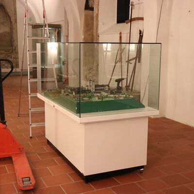 Bild vergr&ouml;&szlig;ern: 2026 PM 060 Leerer Ausstellungsraum